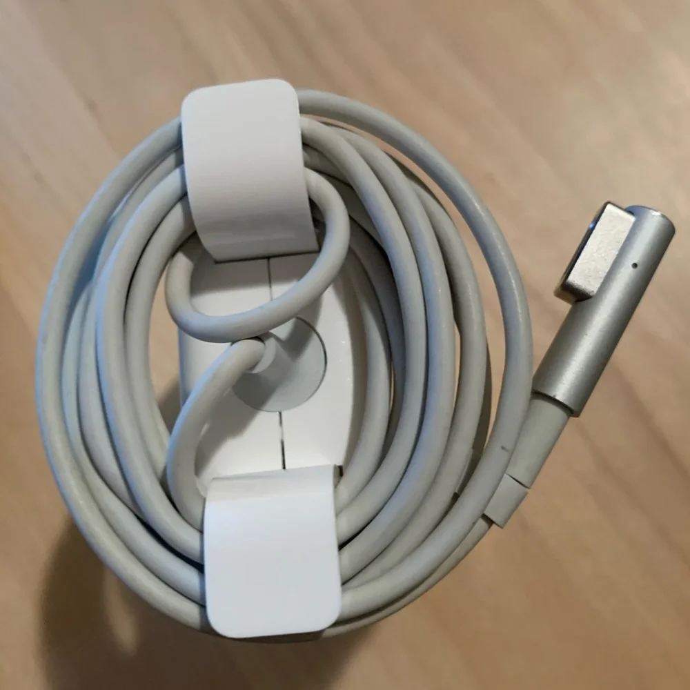 Apple 45W MagSafe Charger
